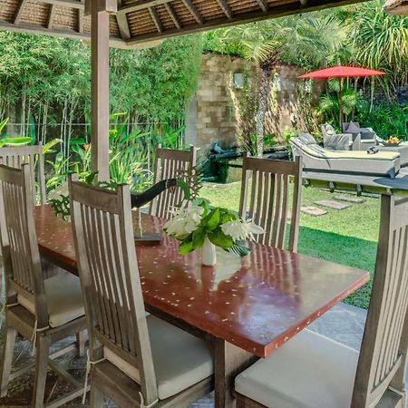 Villa Tirta Naga Bali Семиньяк Экстерьер фото
