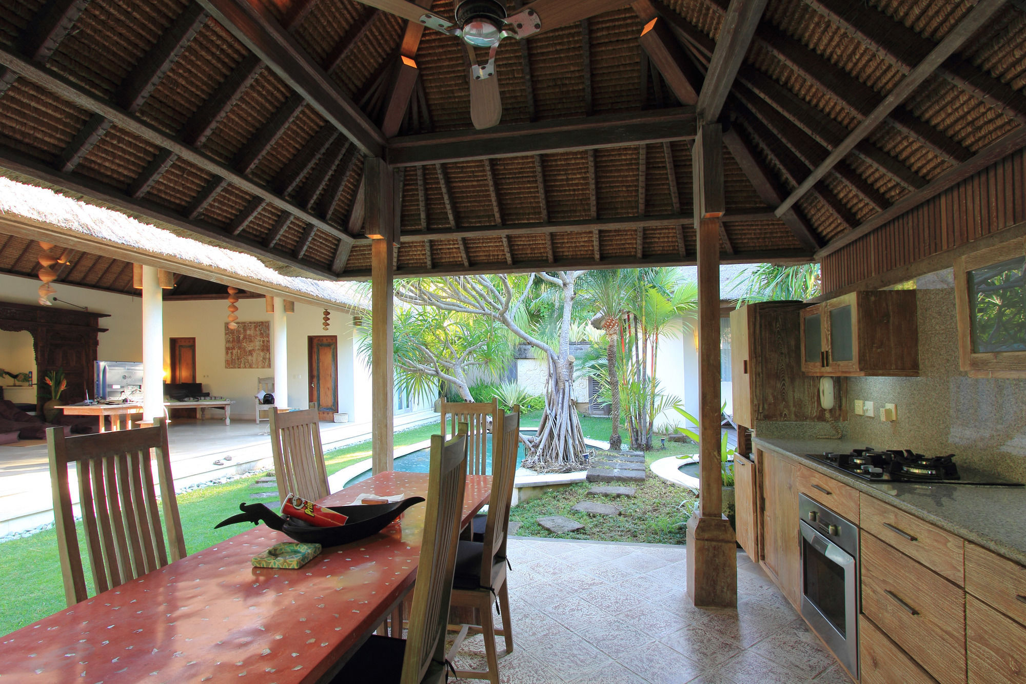 Villa Tirta Naga Bali Семиньяк Экстерьер фото